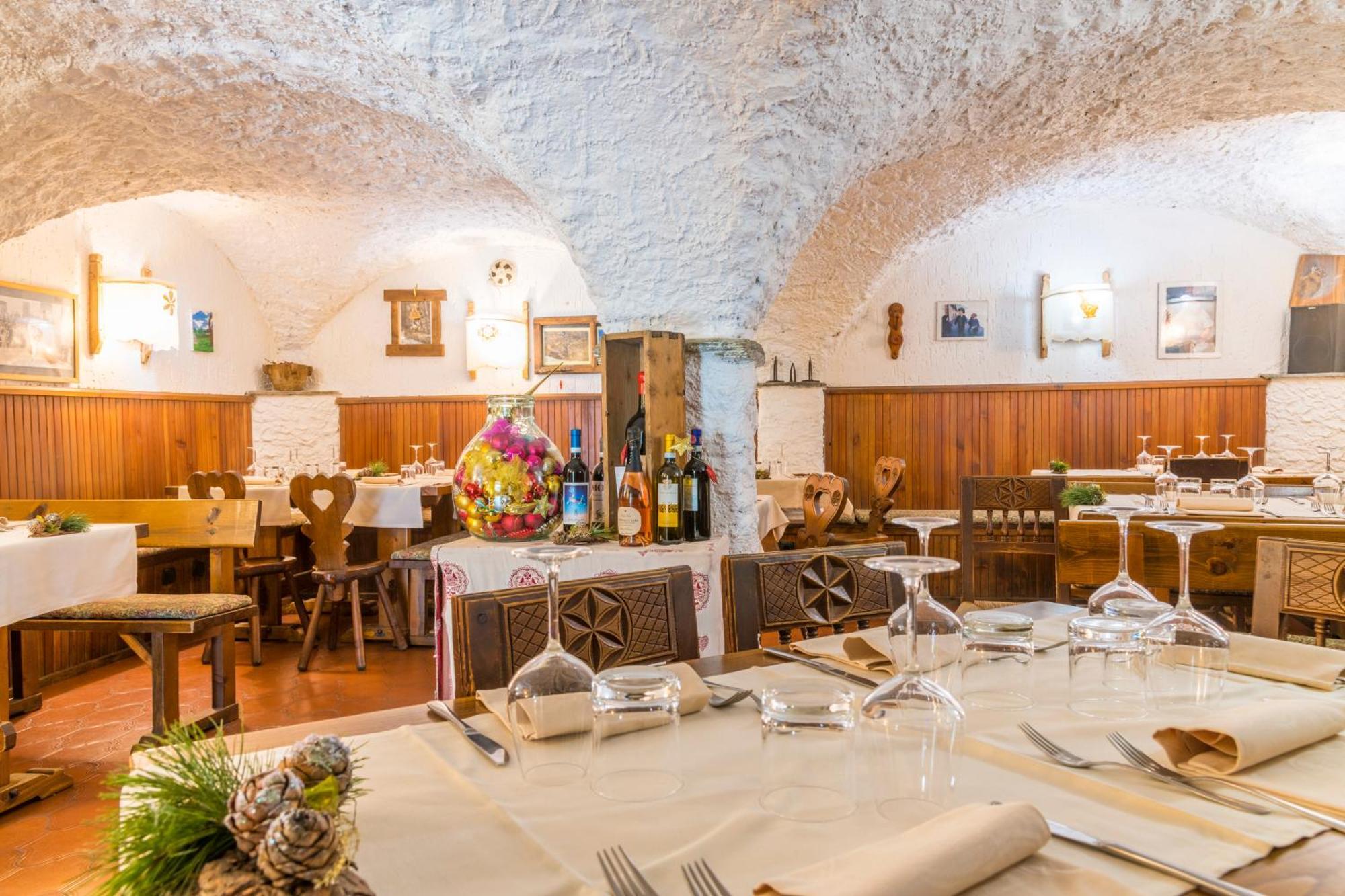 La Placette - Albergo Diffuso E Trattoria Usseaux Exteriér fotografie