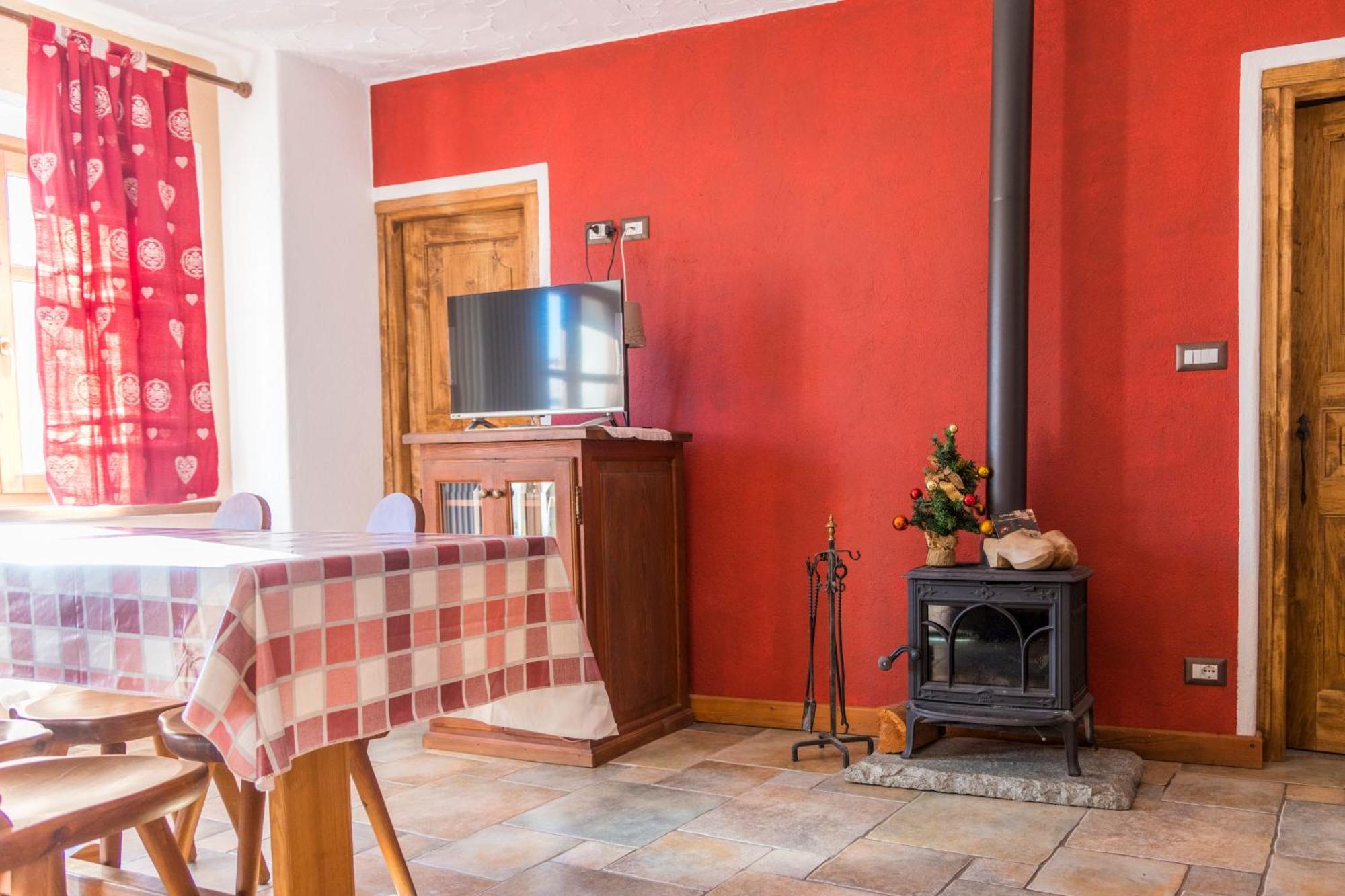 La Placette - Albergo Diffuso E Trattoria Usseaux Exteriér fotografie
